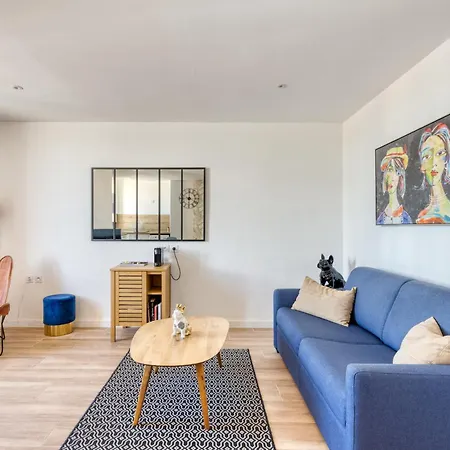 T2 -le Winter Palace, Vue شقة